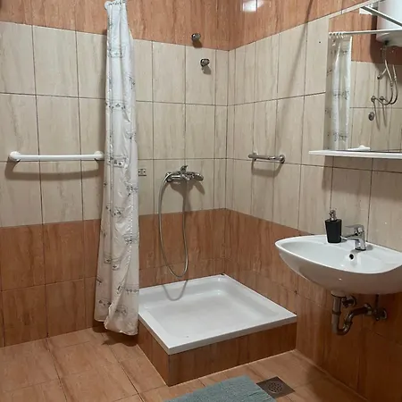 Maja Apartment *